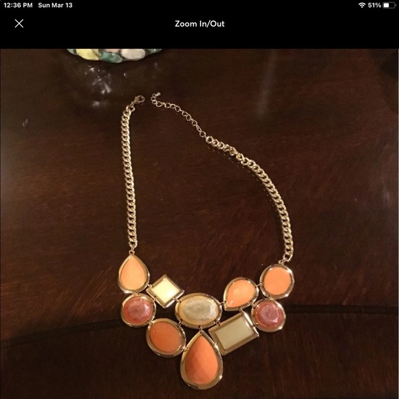 Banana Republic coral and cream necklace. - Picture 5 of 5